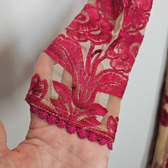 Chicwish Size XS V-neck floral embroidered mesh maxi dress wine red - Picture 5 of 15